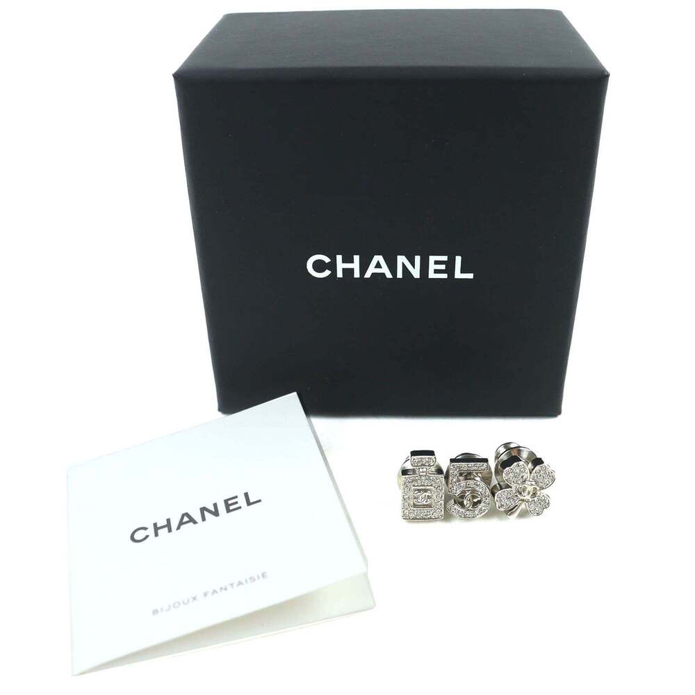 CHANEL Authentic Silver Logo Brooch - Picture 2 of 12